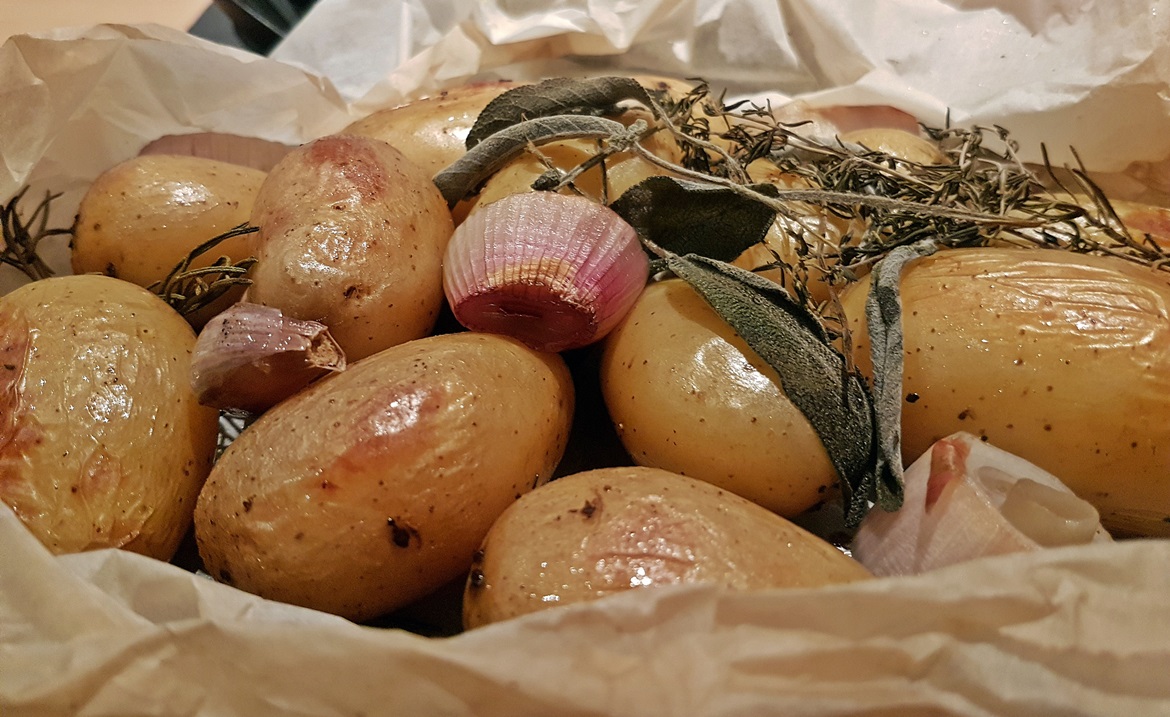 Parchment potatoes - Conqueror's Chateaubriand and Ye Olde Parchment Potatoes - Cooking Games Recipe by BeckyBecky Blogs