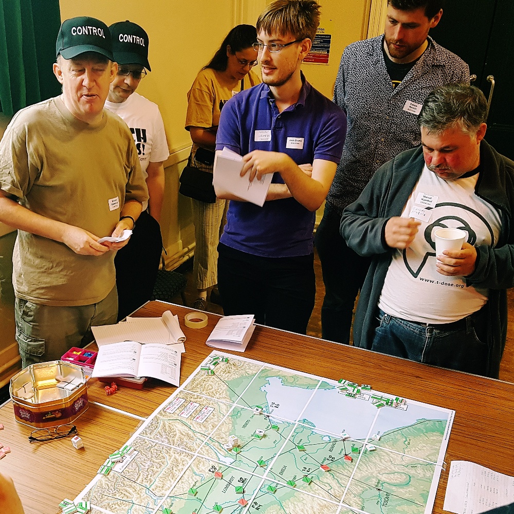 Guelphs and Ghibellines megagame trading at the map