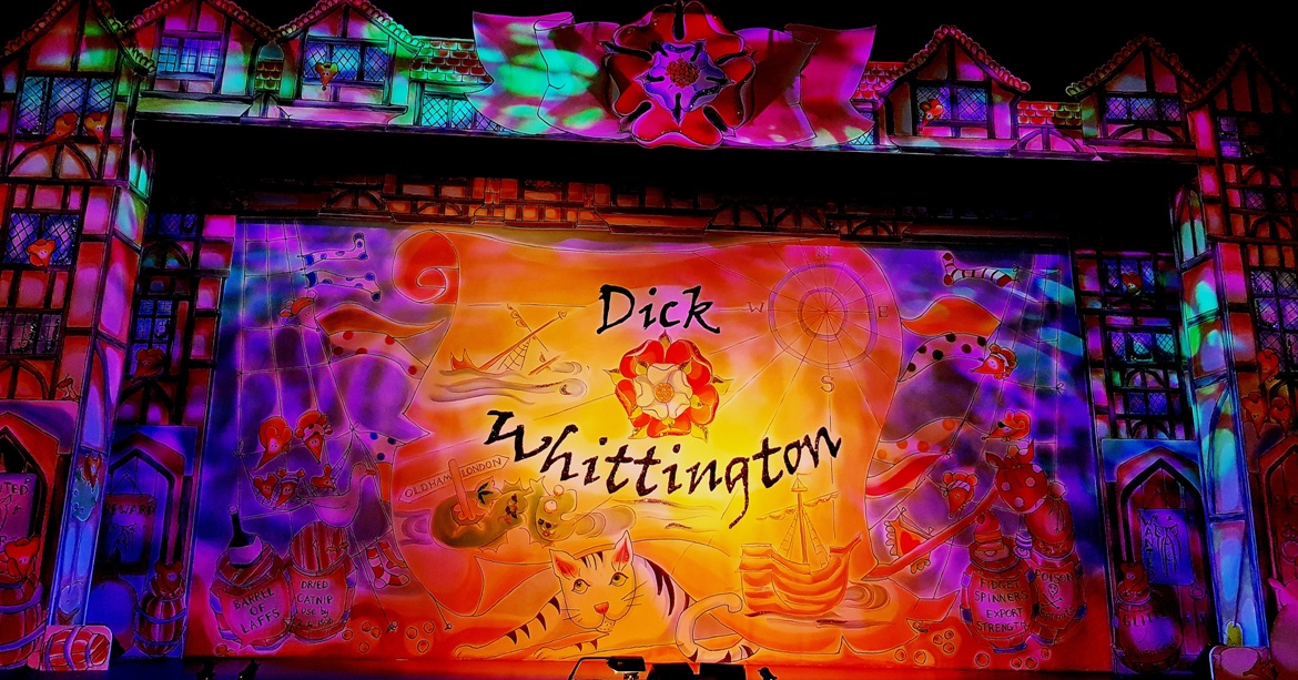 Dick Whittington panto in Oldham - January 2018 Monthly Recap by BeckyBecky Blogs