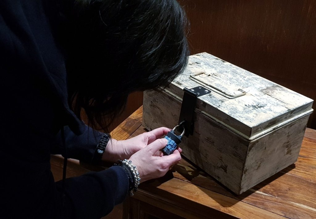 Opening a chest - Follow in my Footsteps by Kanyu Escape, Leeds escape room review by BeckyBecky Blogs