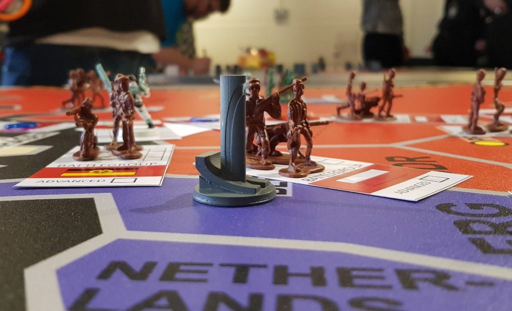 A Galinite Pylon - Lights in the Sky Megagame Report by BeckyBecky Blogs