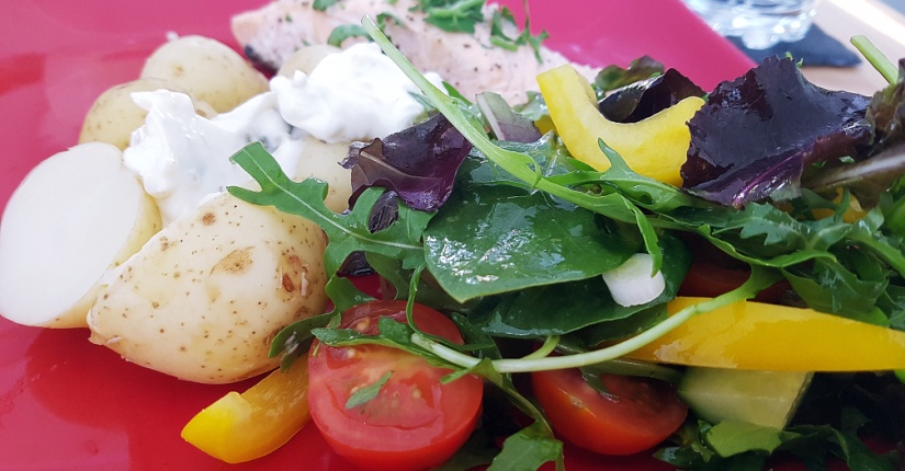 summer salmon recipe with potatoes and salad - BeckyBecky Blogs