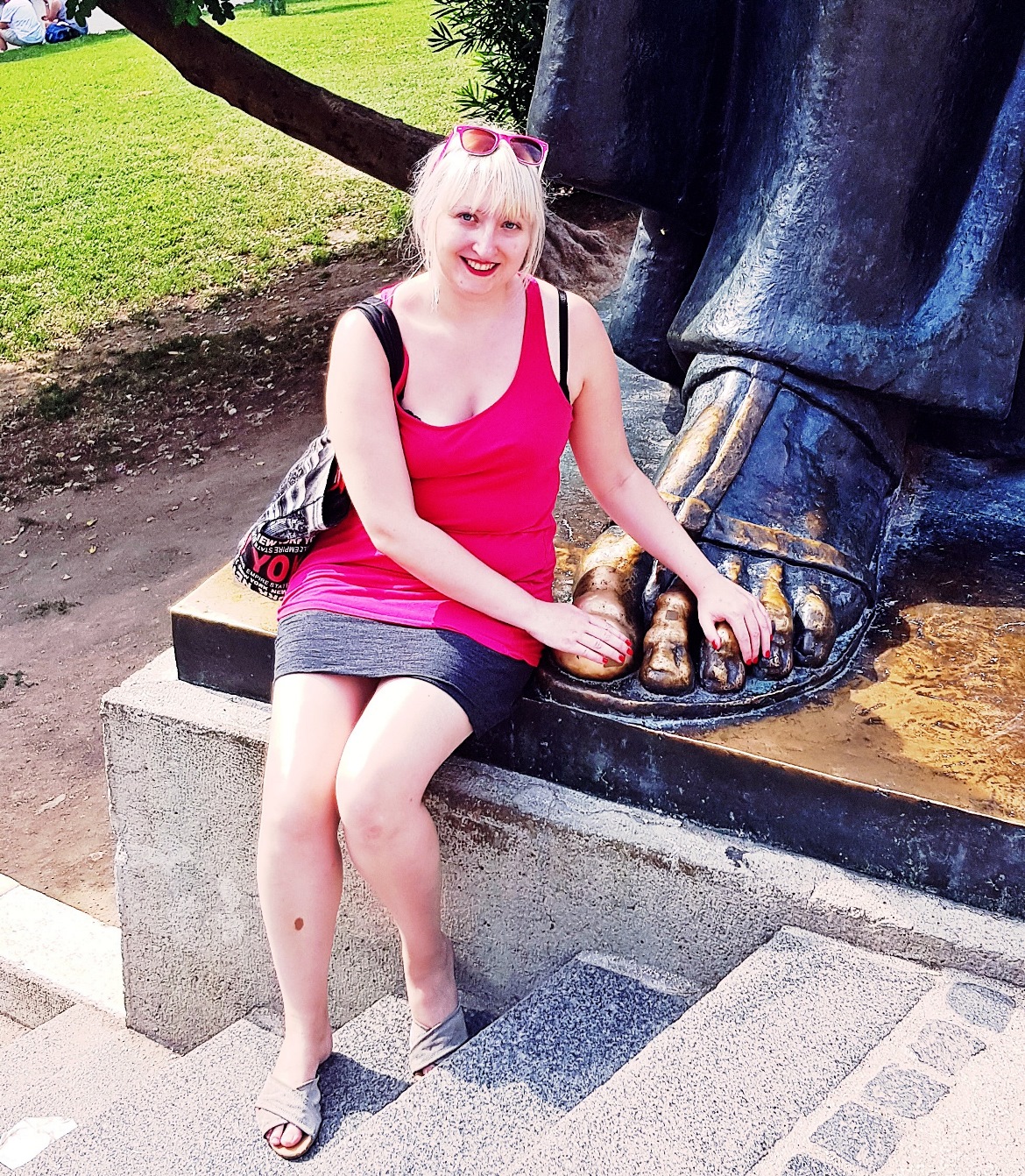 Rubbing Grgur of Nin's toe in Split - Croatia in Photographs by BeckyBecky Blogs