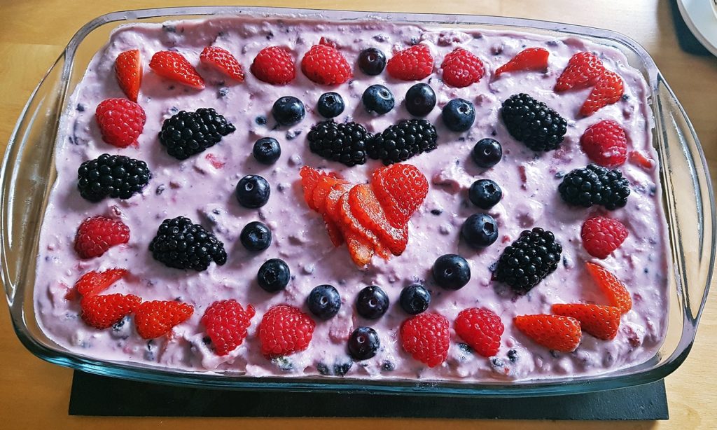 Mixed berry cheesecake, perfect for summer - BeckyBecky Blogs